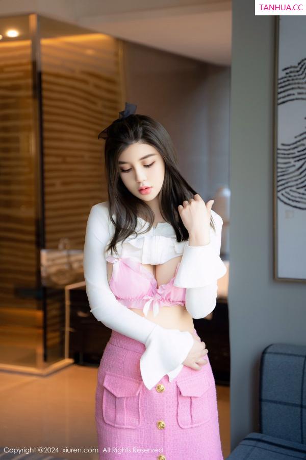 尹甜甜  [XiuRen]高清写真图 2024.07.17 No.8872 周jojobaby 丝袜美腿第28张图片